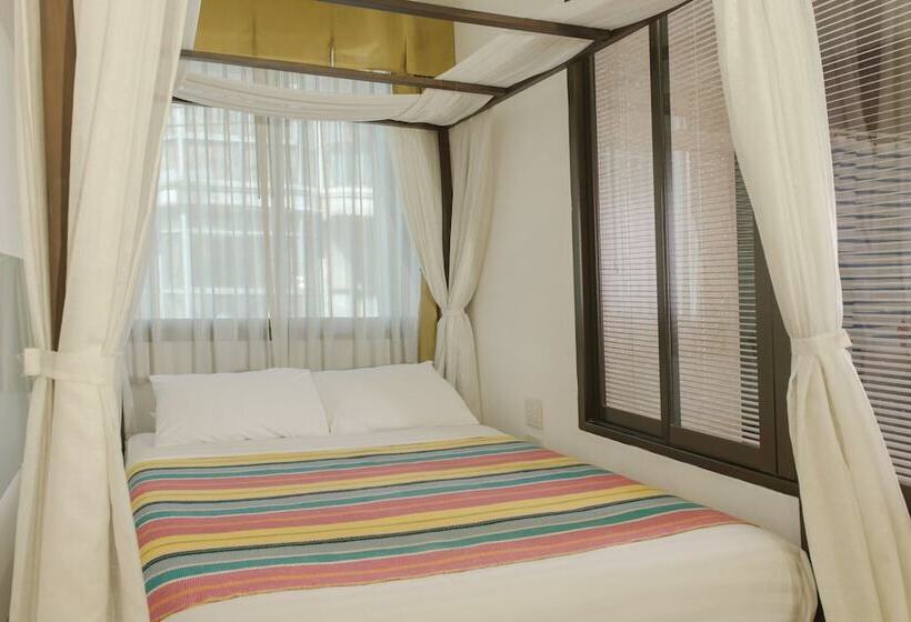 اتاق لوکس, The Best Bangkok House