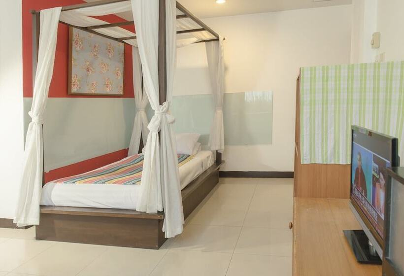 اتاق لوکس سه تخته, The Best Bangkok House