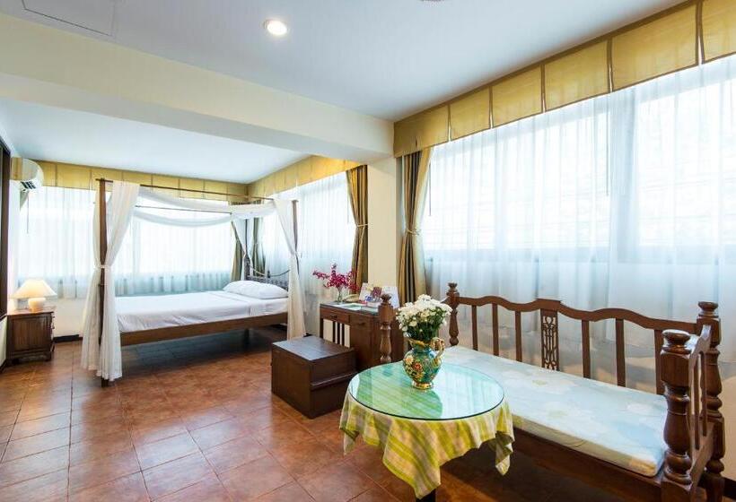 اتاق لوکس سه تخته, The Best Bangkok House