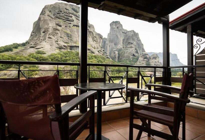 سوئیت جونیور با چشم‌انداز کوهستان, Dellas Boutique