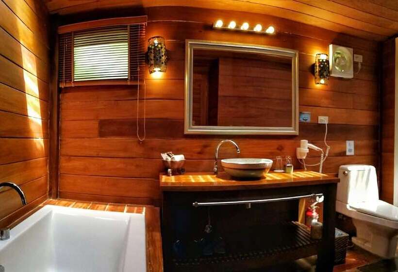 اتاق لوکس با چشم‌انداز دریا, Gajapuri Resort Koh Chang