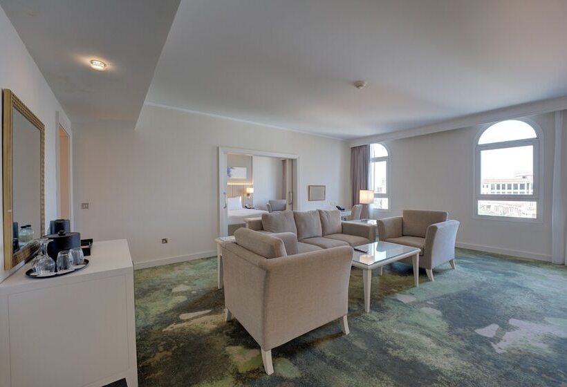 Президентский Люкс, Millennium Lakeview