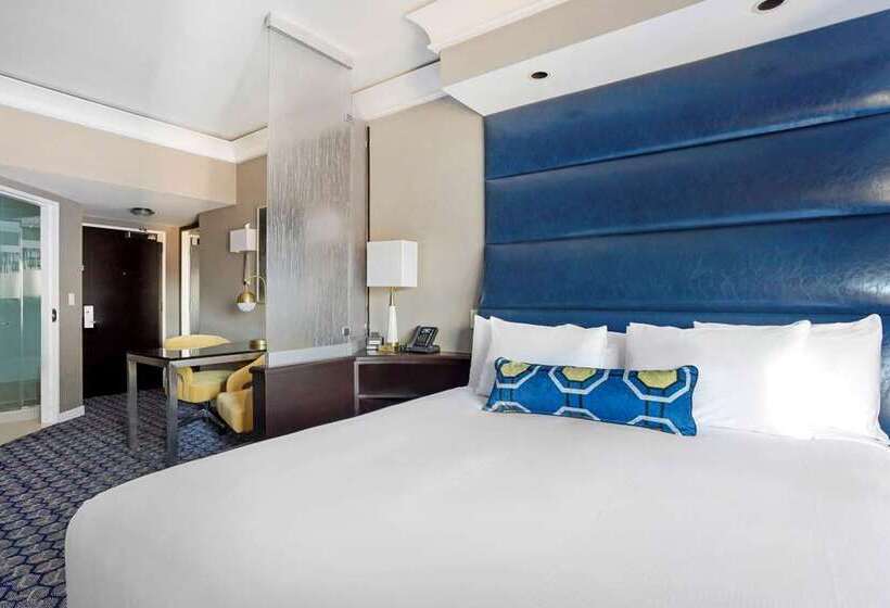 استودیوی استاندارد, The Hilton Club   New York