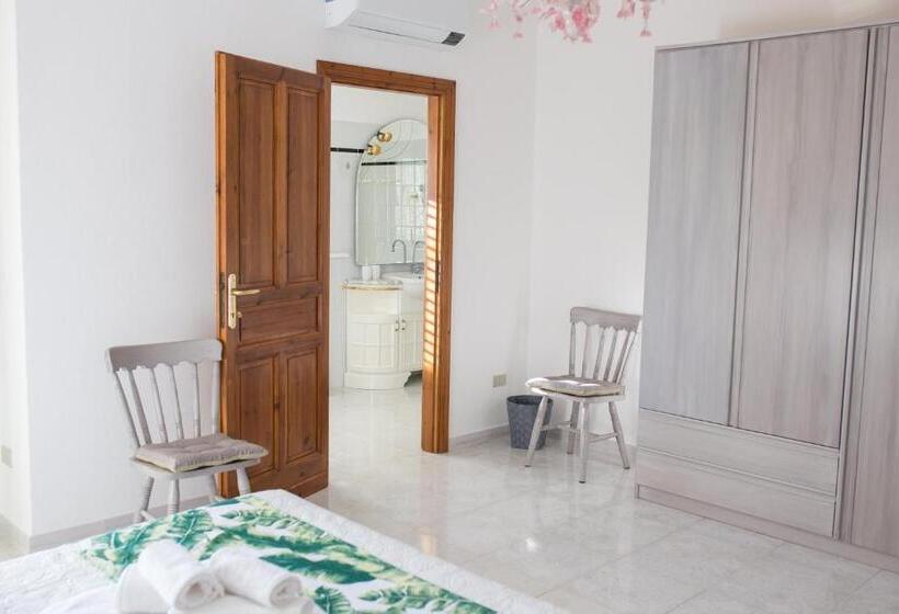 Семейный Номер Deluxe, B&b La Quercia Budoni, Tanaunella