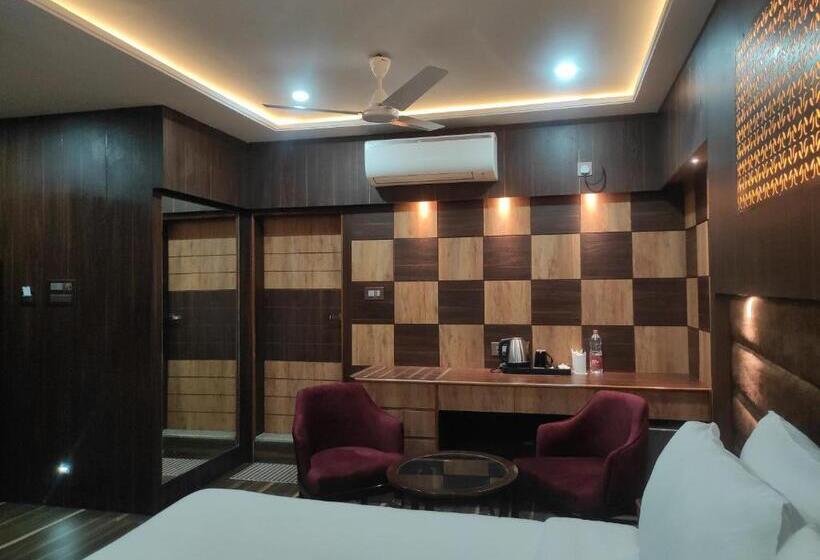 اتاق لوکس, Aavas Inn