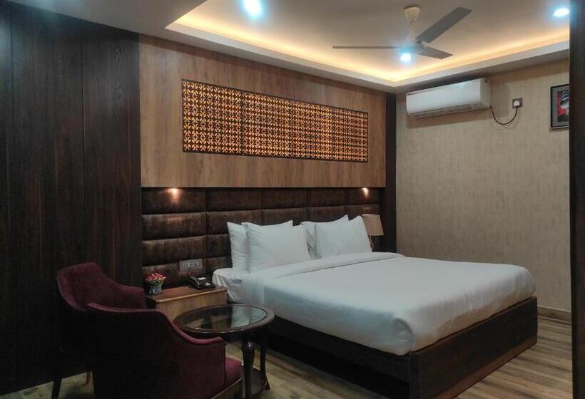 اتاق لوکس با تخت بزرگ, Aavas Inn