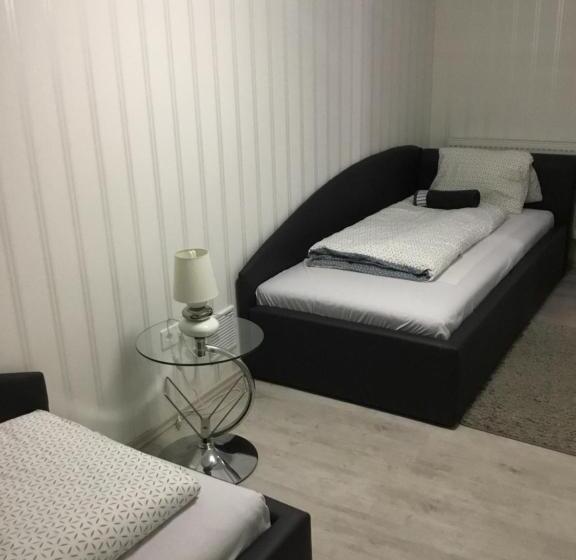 Апартаменты 2 Спальни, Varkerulet Apartman