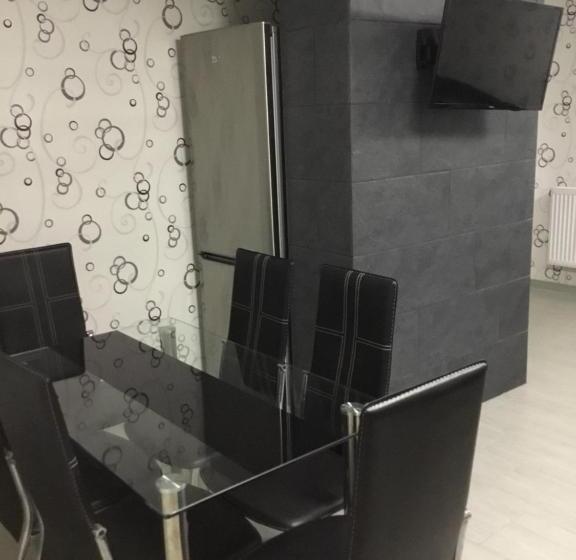 Апартаменты 2 Спальни, Varkerulet Apartman