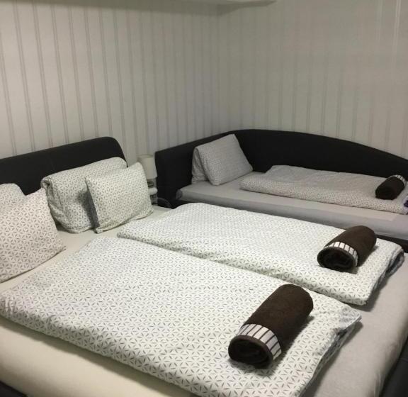 Апартаменты 2 Спальни, Varkerulet Apartman