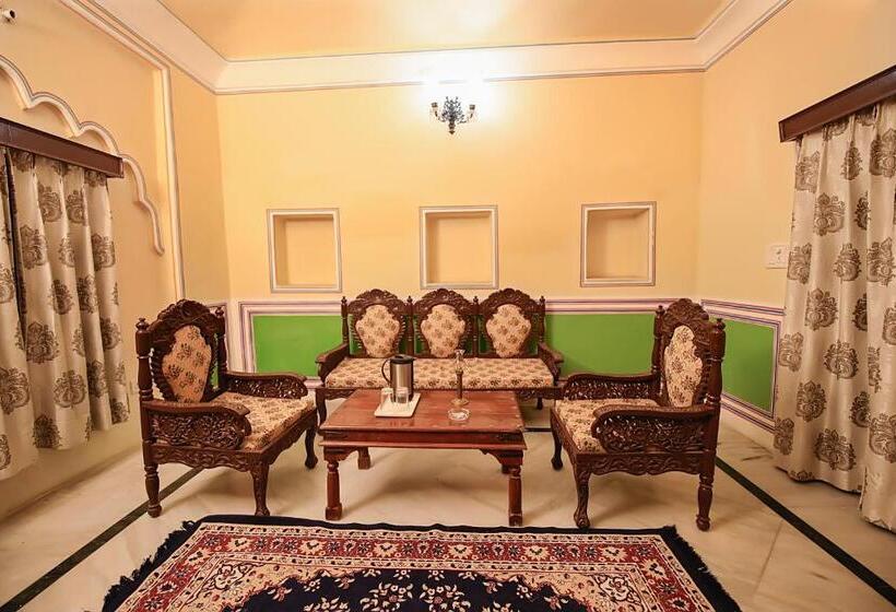 Номер Стандарт, Rajmahal Palace By Kanota Hotels Near Bisalpur Dam