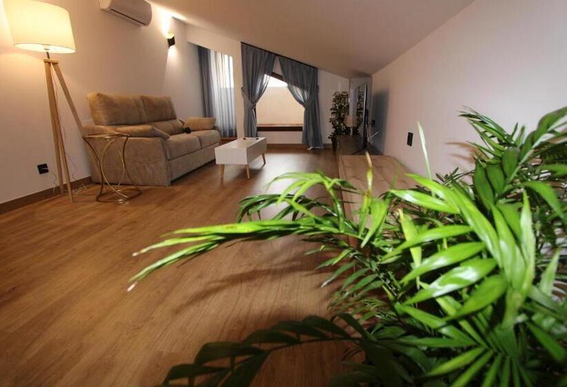 سوئیت جونیور با ماساژ آبی, Mirador De Aledo