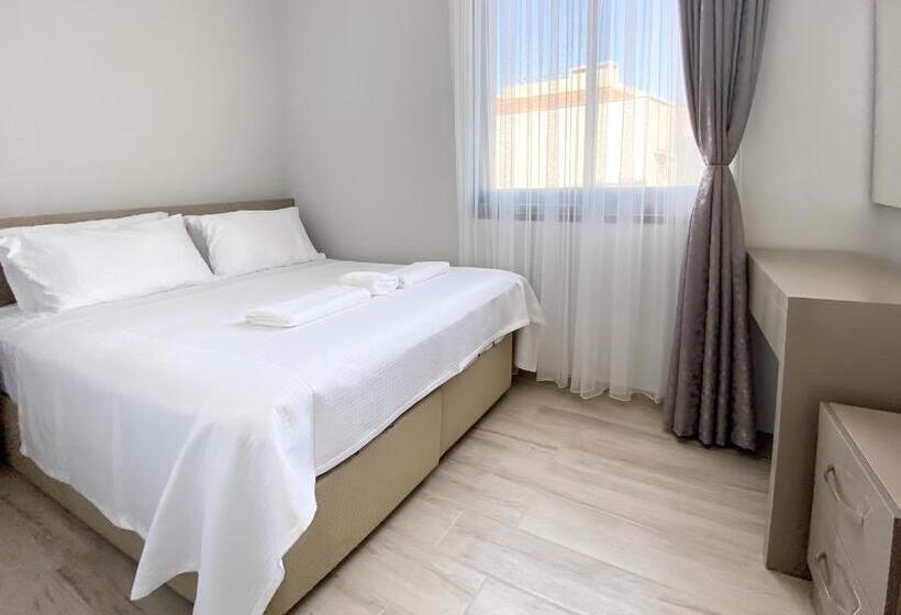 Quarto Quadruple Standart Vista Jardim, Azize Palas Apart Otel