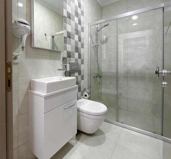 Quarto Quadruple Standart Vista Jardim, Azize Palas Apart Otel