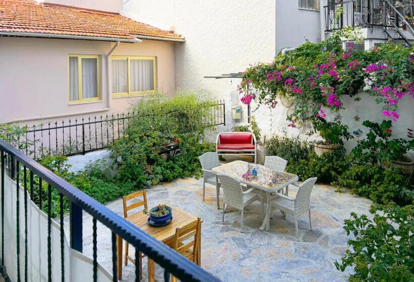 Quarto Triplo Estandar Vista Jardim, Azize Palas Apart Otel