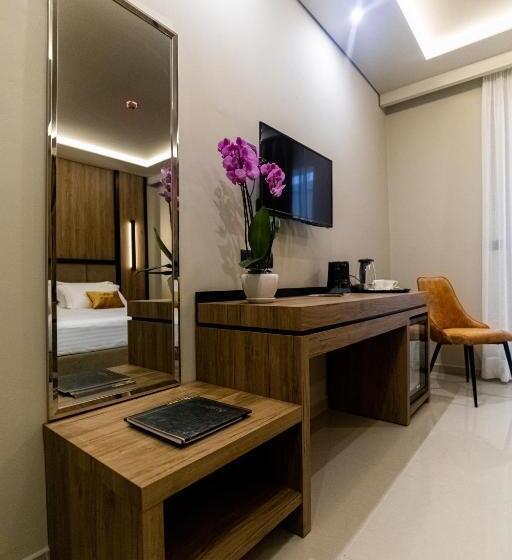اتاق سوپریور با تخت بزرگ, Kraal Hotel Vlore