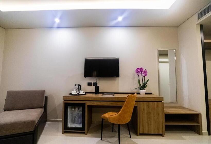 اتاق استاندارد سه نفره, Kraal Hotel Vlore