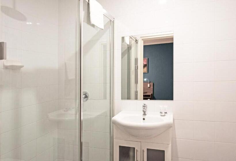 Quarto Estandar, 28