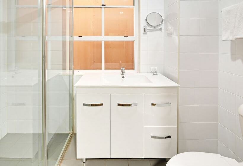 Quarto Estandar, 28