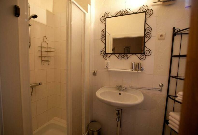 Четырехместный Номер Стандарт, B&b Restaurant Porte De La Lienne