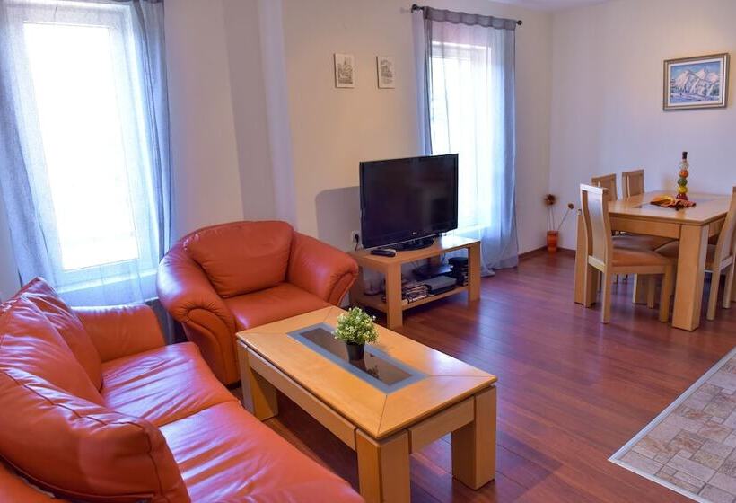 침실 2개 아파트, Bojur & Bojurland Apartment Complex