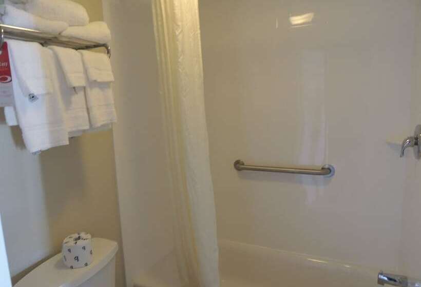 Номер Стандарт 2 Двуспальные Кровати, Econo Lodge Freeport  Brunswick Area