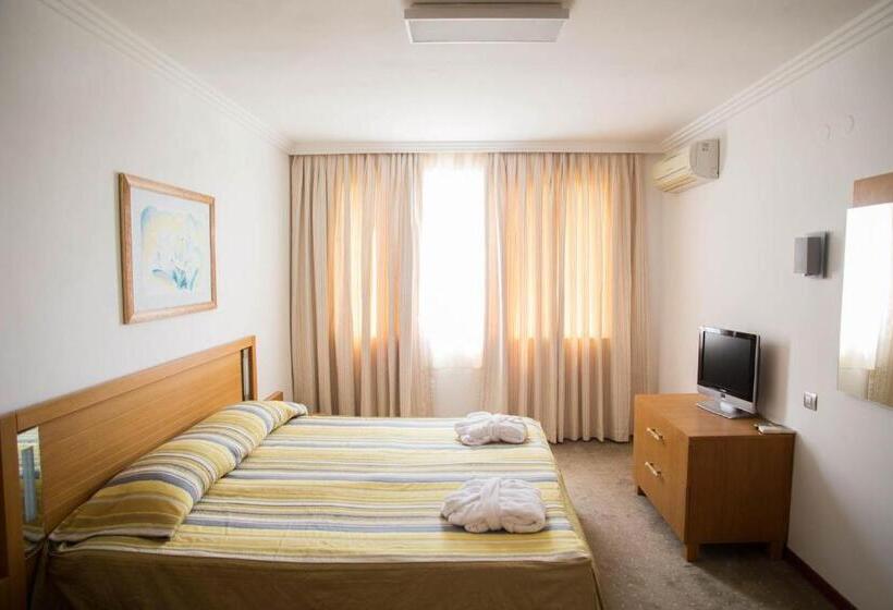 带阳台两卧公寓, Emerald Beach Resort & Spa