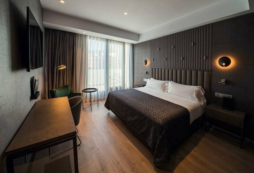 Habitación Deluxe con Terraza, Catalonia Gran Vía Bilbao