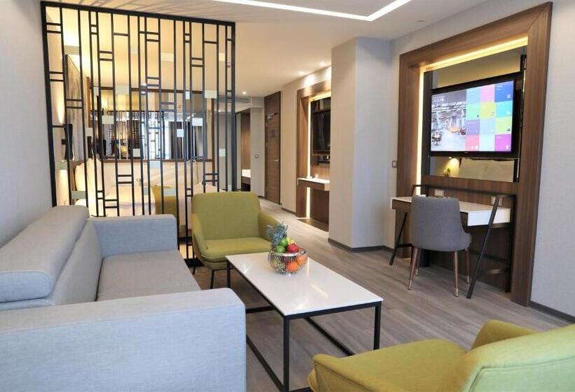 Полулюкс Повышенной Комфортности, Limak Skopje Luxury