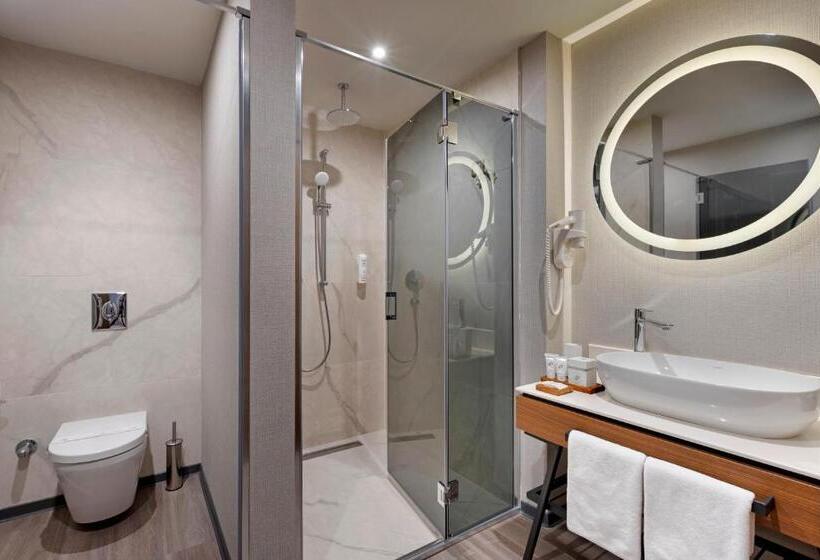 Люкс Сеньор, Limak Skopje Luxury