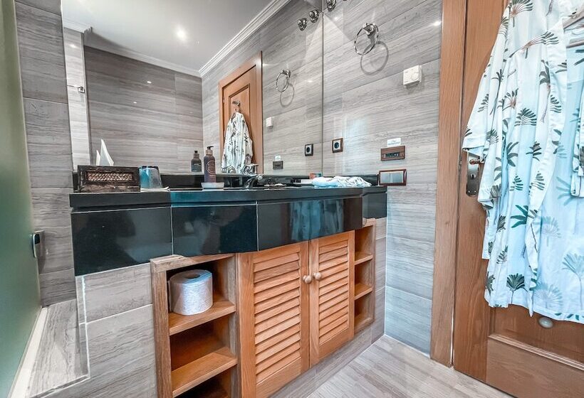 オーシャンビュースーペリアールーム, The Marbella Heights Boutique