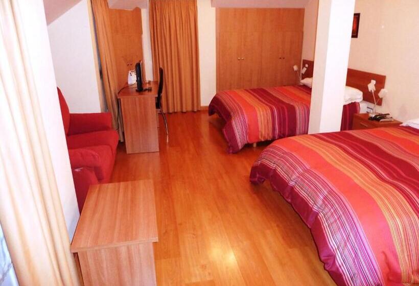 스탠다드 트리플 룸, Hostal La Morada