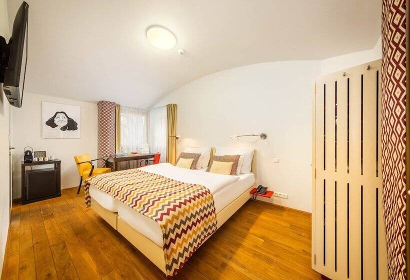 اتاق لوکس, Bellevue Hotel Benešov