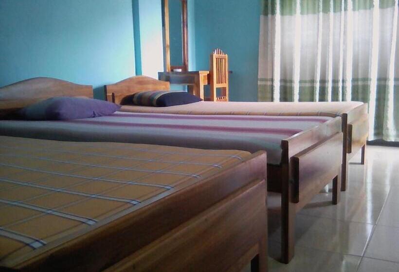اتاق استاندارد سه نفره, Thomasha Homestay & Tuk Tuk Service