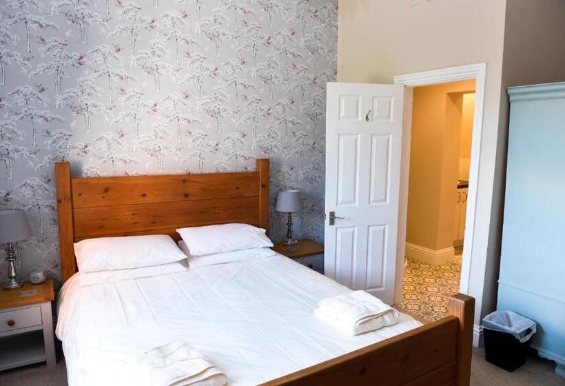 Номер Стандарт, Hillcrest Whitby