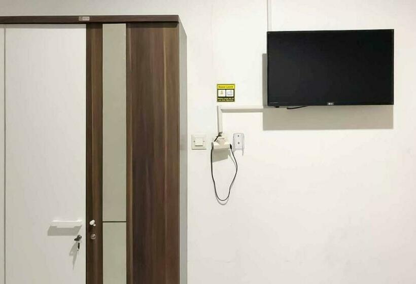 Номер Стандарт, Sas Guest House Mitra Reddoorz At Darmo Park 2 Surabaya