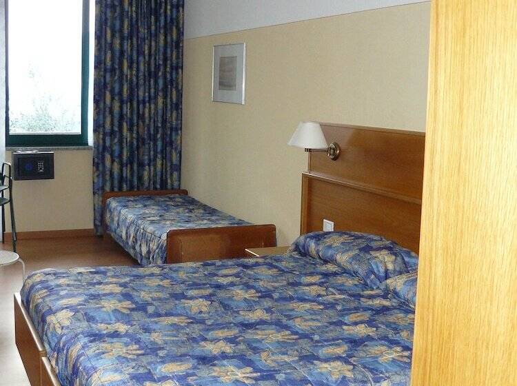 Quarto Triplo Estandar, Centro Vacanze La Limonaia