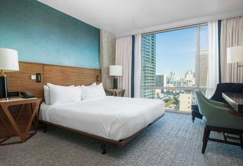 חדר סטנדרט עם מיטת קינג, Hilton San Diego Bayfront