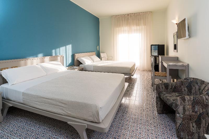 Четырехместный Номер Классик, Saracen Sands Hotel & Congress Centre   Palermo