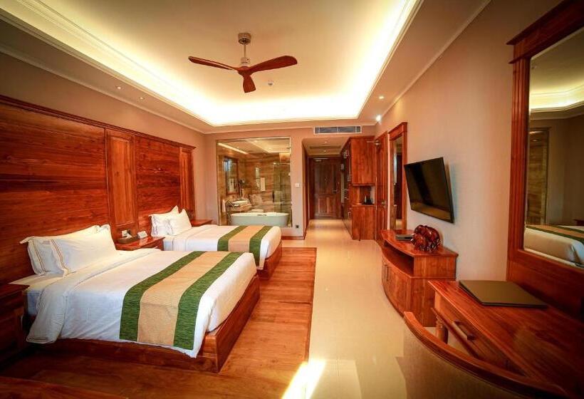 Номер Deluxe, Araliya Beach Resort & Spa Unawatuna  Where You Meet The Sea All Year