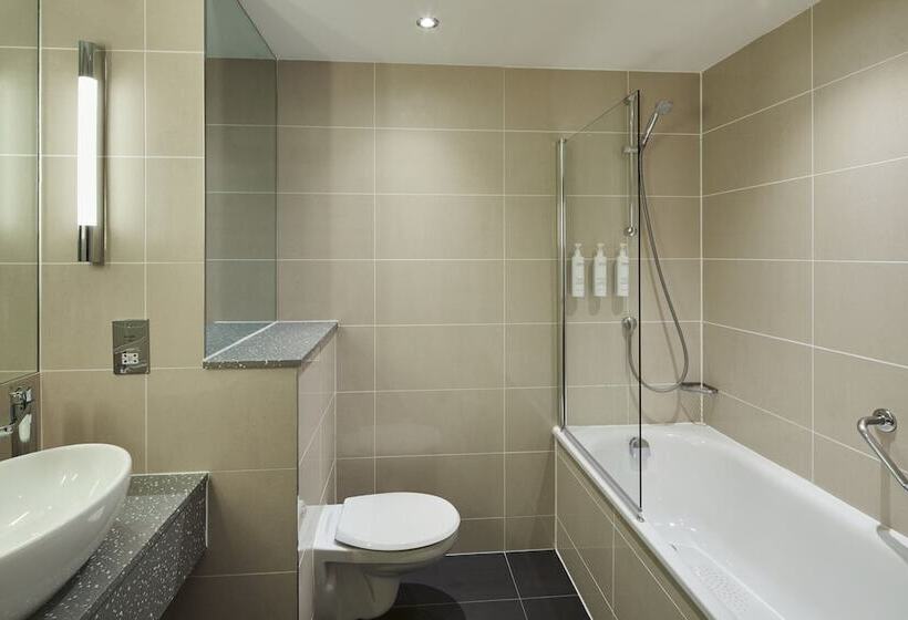 Семейный Номер, Courtyard By Marriott London Gatwick Airport