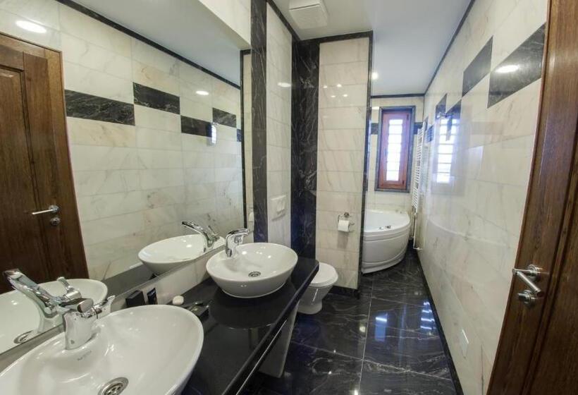 سوئیت پرزیدنت, Mostar