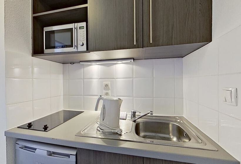 Студио Comfort, City Residence Tours