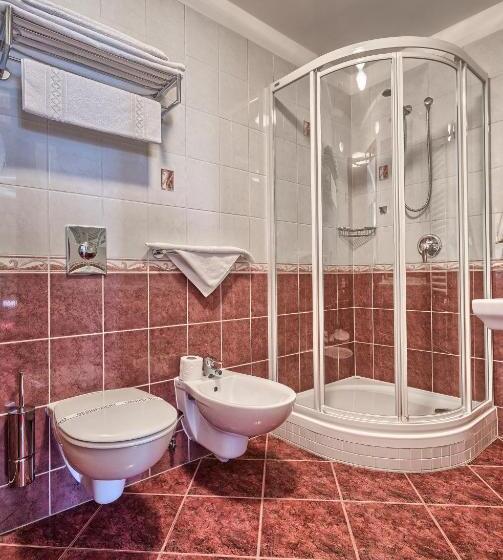 جناح, Wellness Hotel Babylon
