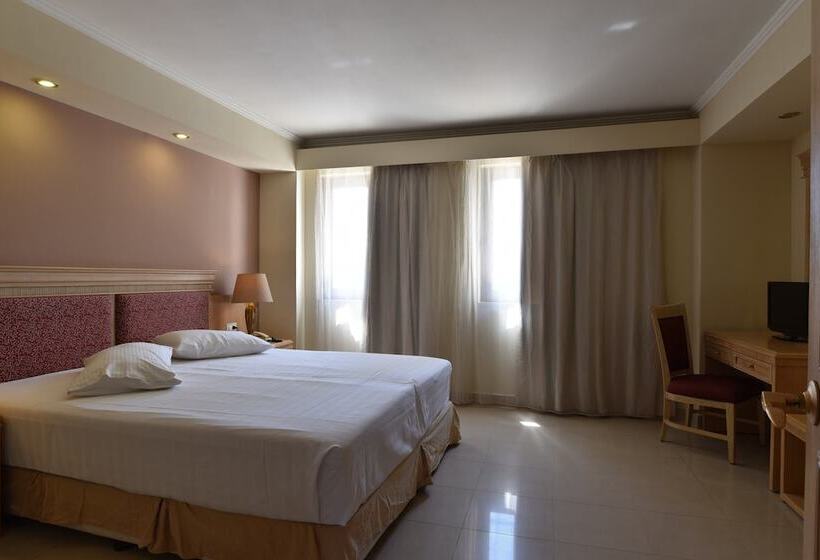 Апартаменты 1 Спальня Вид на Бассейн, Okeanis Golden Resort