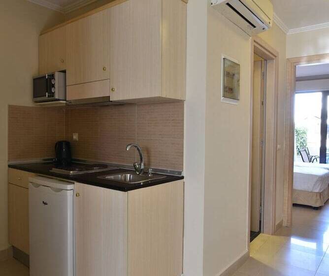 Апартаменты 1 Спальня Вид на Бассейн, Okeanis Golden Resort