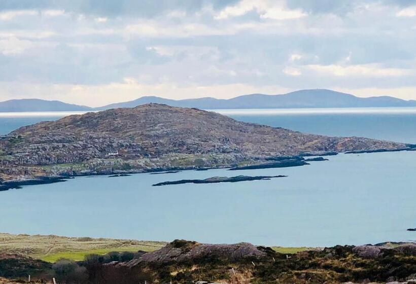 Четырехместный Номер Superior, Derrynane Bay House