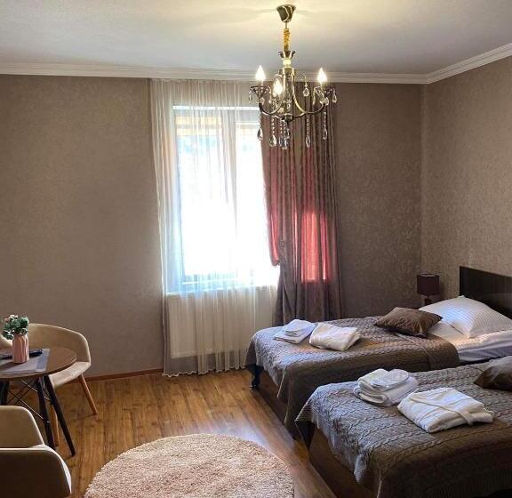 シングルデラックスルーム, Golden Star Kazbegi