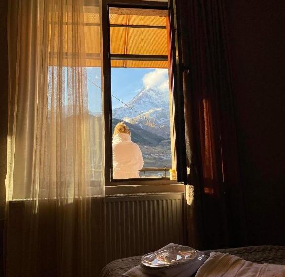 シングルデラックスルーム, Golden Star Kazbegi