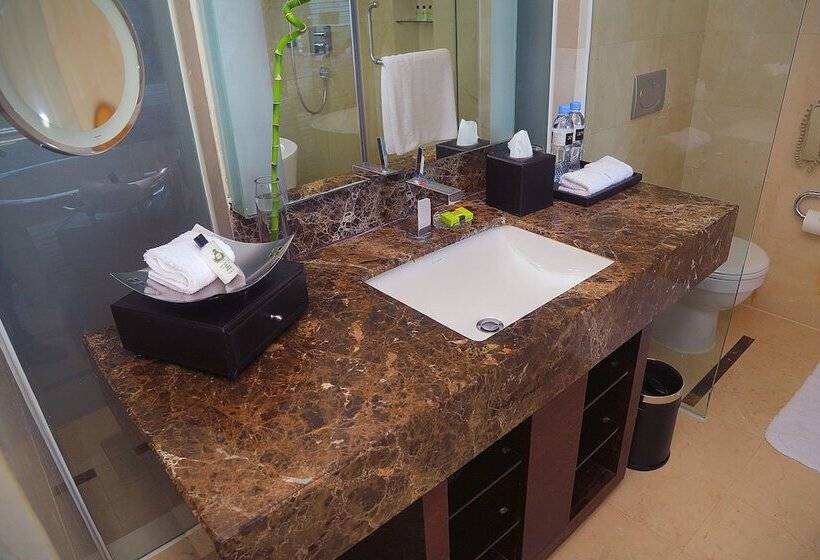Номер Премиум, Intercontinental Qingdao, An Ihg Hotel   Inside The Olympic Sailing Center