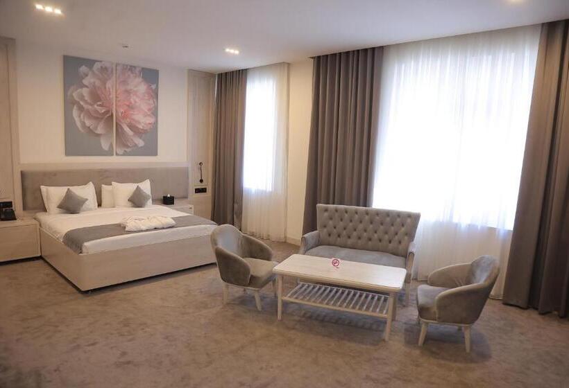 سوییت جونیور, Inspiras Tashkent